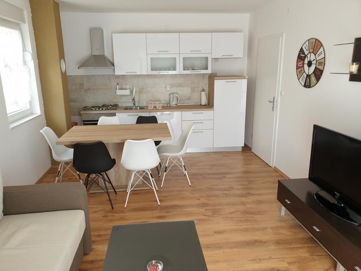 Ferienwohnung Delfin Vidalici Apartman Kustići Exterior foto