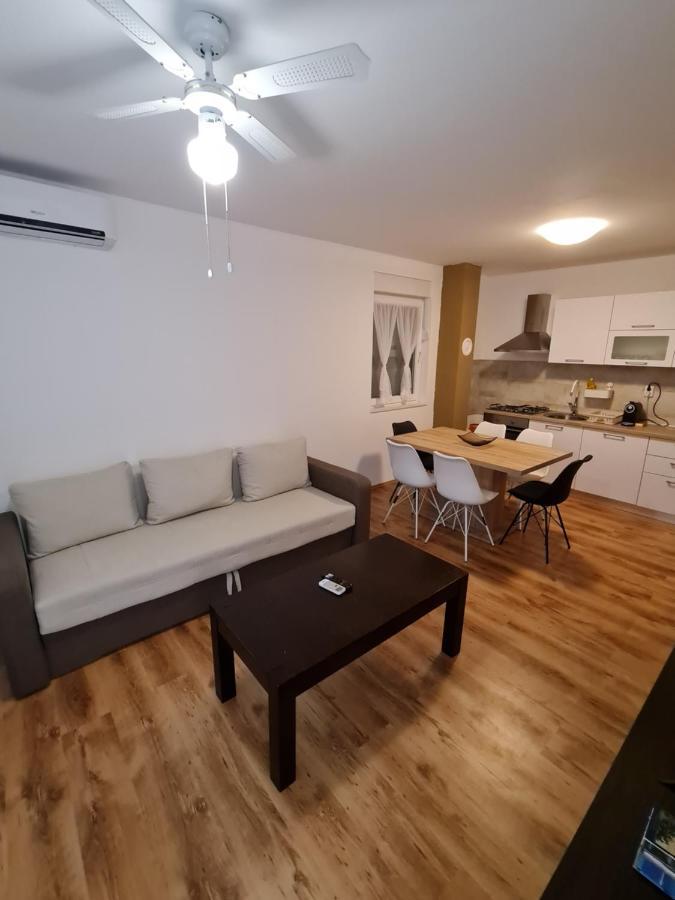 Ferienwohnung Delfin Vidalici Apartman Kustići Exterior foto